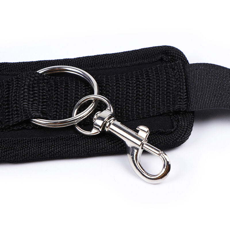 OHMAMA FETISH Ventouse Attentes-Poignets — accessoires inclus