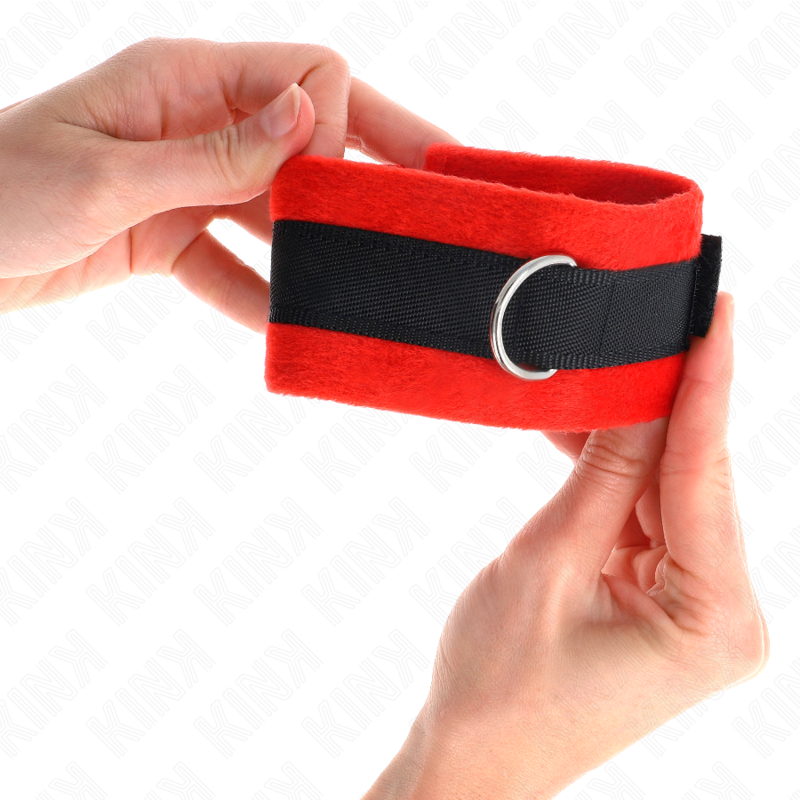 KINK WRIST RESTRAINT Manchettes Débutant Fourrure Noir-Rouge 30 X 7 Cm — vue arrière
