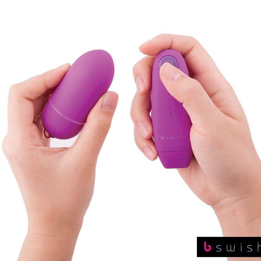 B SWISH Télécommande Bnaughty Unleashed Classic Lilas — accessoires inclus
