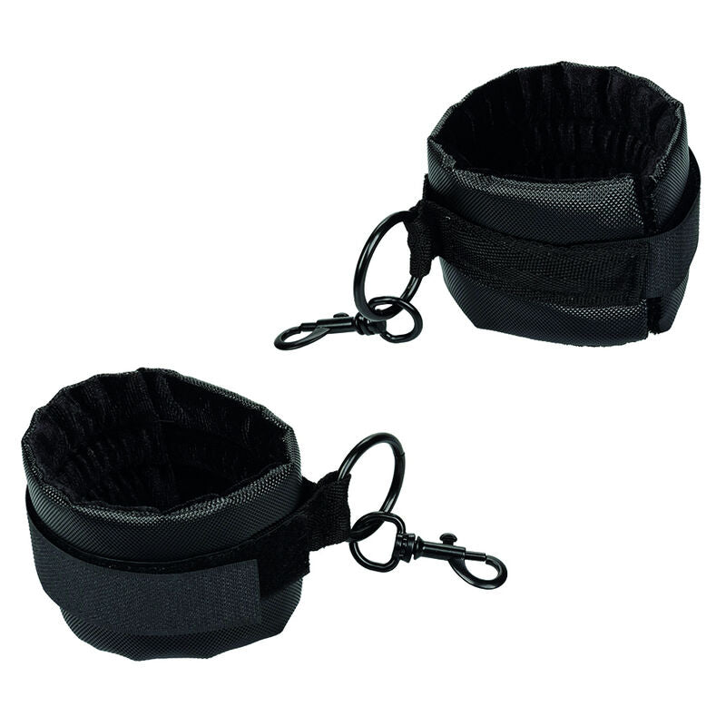 CALEXOTICS Boundless Collier Retenue — accessoires inclus