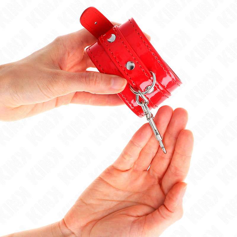 KINK WRIST RESTRAINT Manchettes Brillantes Rouge Ajustables 23-33 Cm — vue arrière